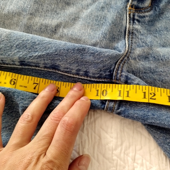 Abrand Jeans Carrie High Rise Shorts In Naomi Sz 30 - Picture 10 of 10